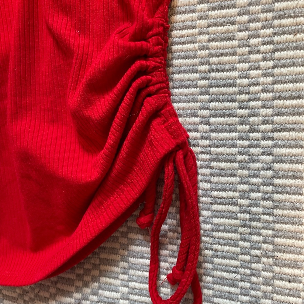 Red Cropped Tee - Picture 3 of 4